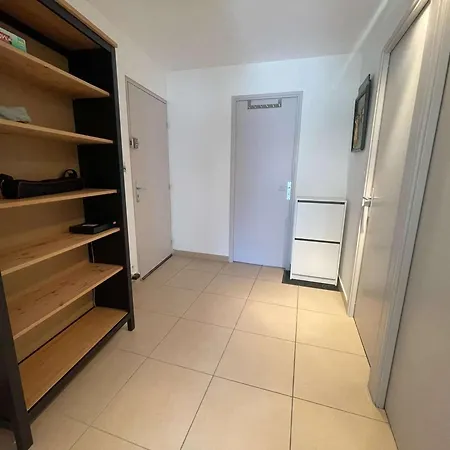 Deux Pieces Avec Terrasse A 100m De La Plage, Animaux Admis - Fr-1-328-285 * La Grande-Motte